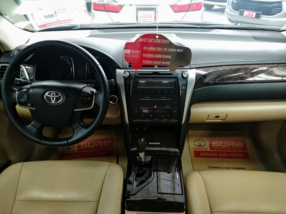 Camry 2.0E đời 2015 Xanh Coban với chất xe bao đẹp và giá thì....