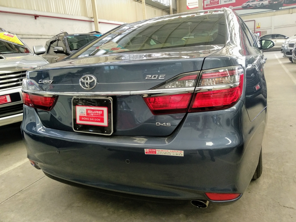 Camry 2.0E đời 2015 Xanh Coban với chất xe bao đẹp và giá thì....