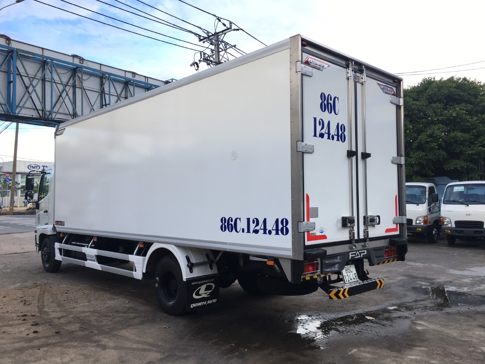 Xe tải HINO FC 2019 thùng QUYỀN AUTO Đông Lạnh tải 6.5 tấn - Trả Góp