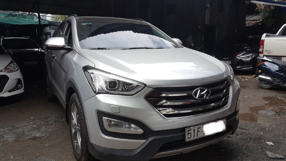 Hãng bán santafe full xăng 2015, màu bạc, đúng chất, biển TP, giá TL, hổ trợ góp