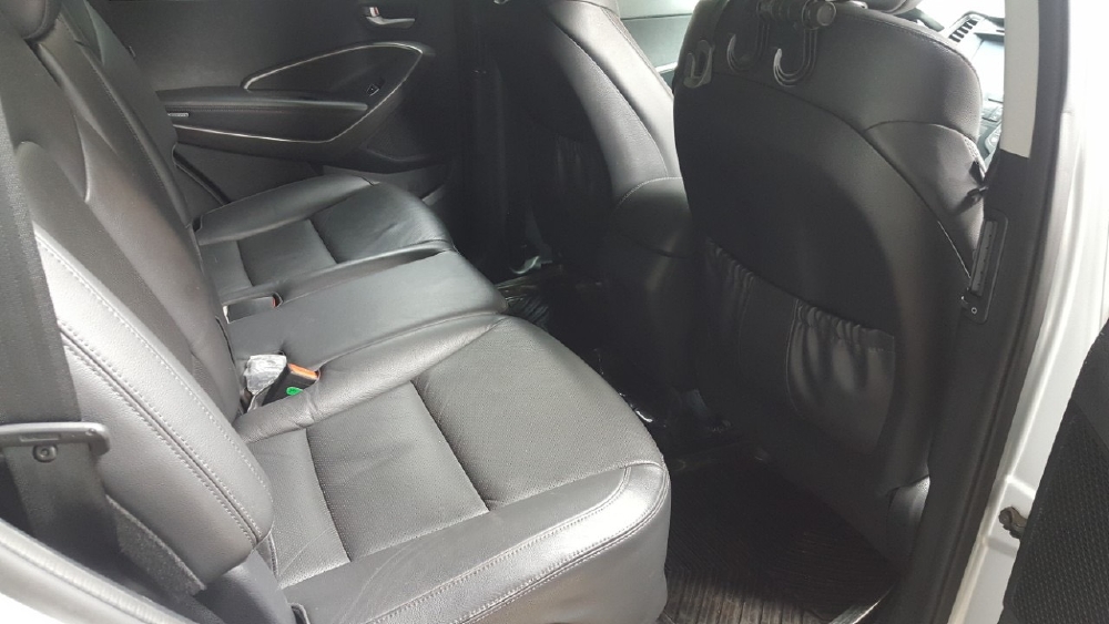 Hãng bán santafe full xăng 2015, màu bạc, đúng chất, biển TP, giá TL, hổ trợ góp
