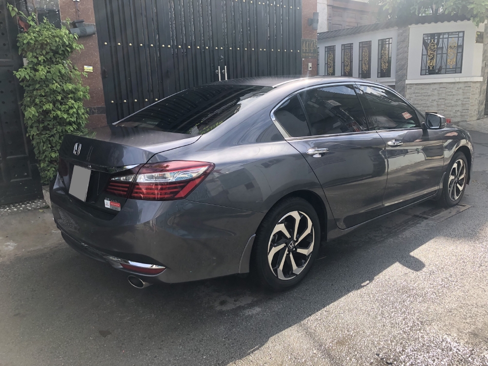 Bán Honda Accord 2019 tự động full màu xám chính chủ.