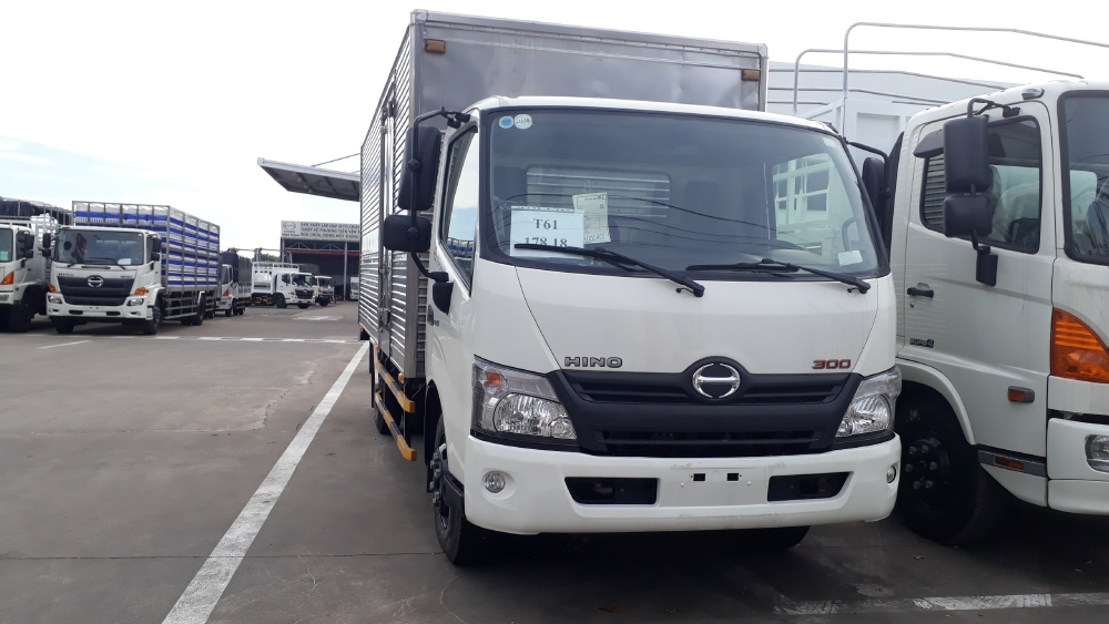 Xe Tải Hino 1.9 Tấn Giá Rẻ Nhất Thị Trường - Giao Xe Ngay.