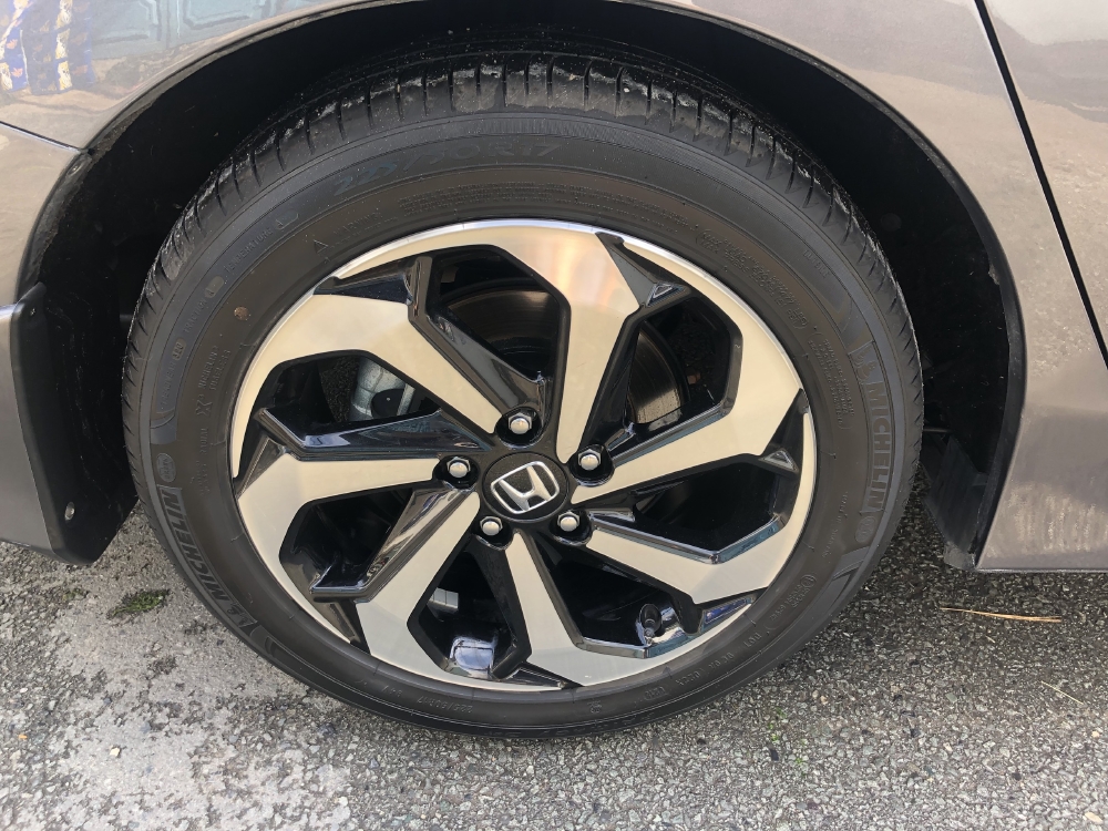 Bán Honda Accord 2019 tự động full màu xám chính chủ.
