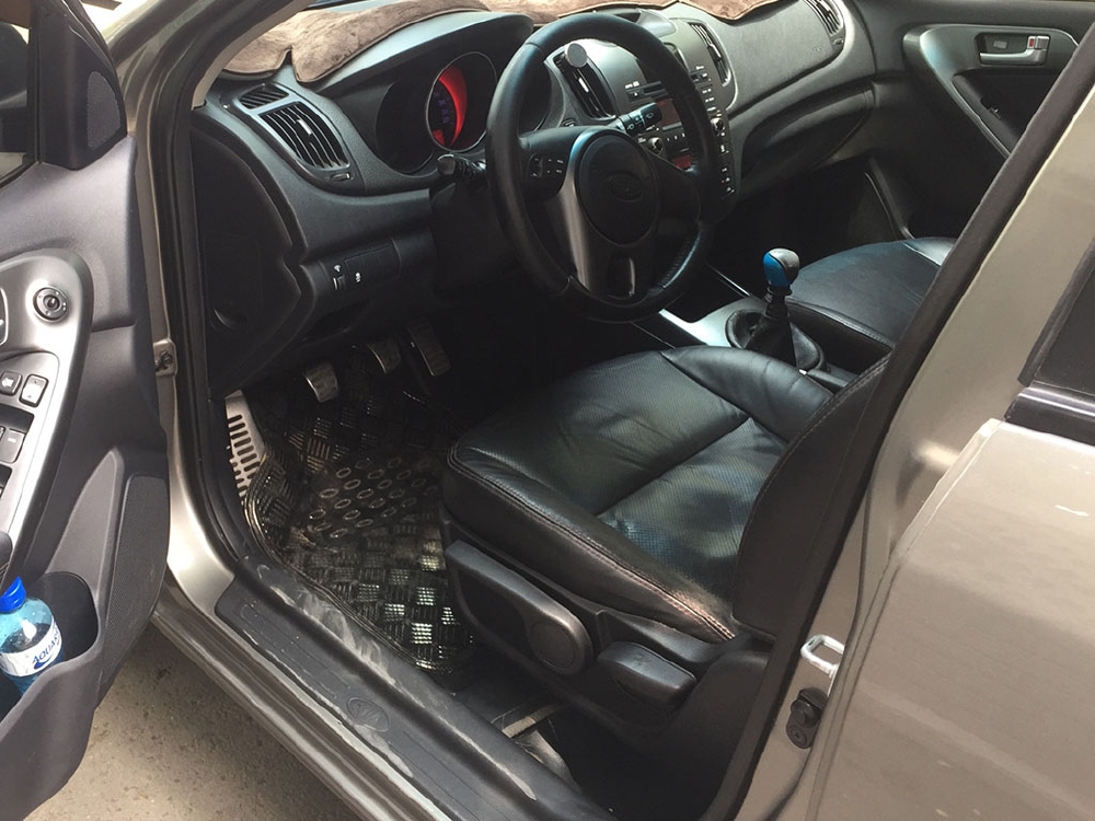 Bán Kia Forte 2012 số sàn Xám