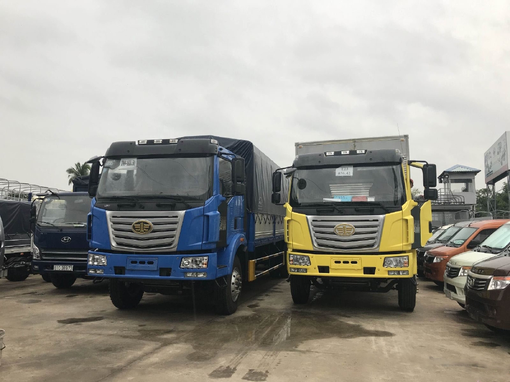 xe tải faw 7.3 tấn thùng dài 9m7-trả trước 300 triệu nhận xe