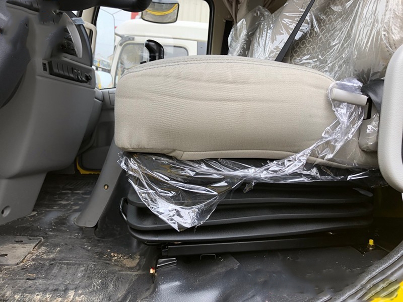 xe tải dongfeng b180 7 tấn thùng 9m5-nhập 2019