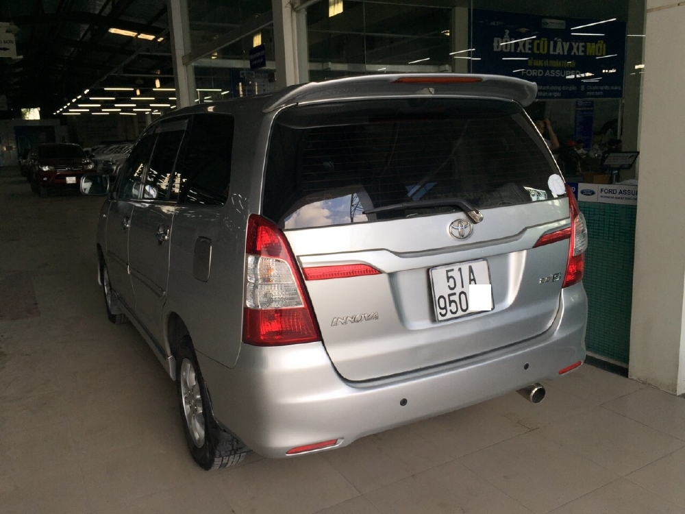 INNOVA 2.0E, SỐ SÀN, XE GIA ĐÌNH, BẢO HÀNH HÃNG