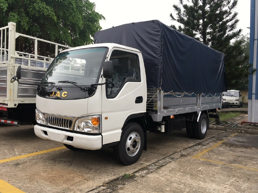 xe tải jac 2t4 động cơ isuzu thùng dài 4m4 -nhập 2019