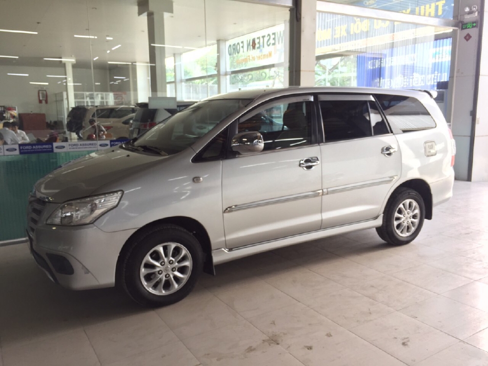 INNOVA 2.0E, SỐ SÀN, XE GIA ĐÌNH, BẢO HÀNH HÃNG