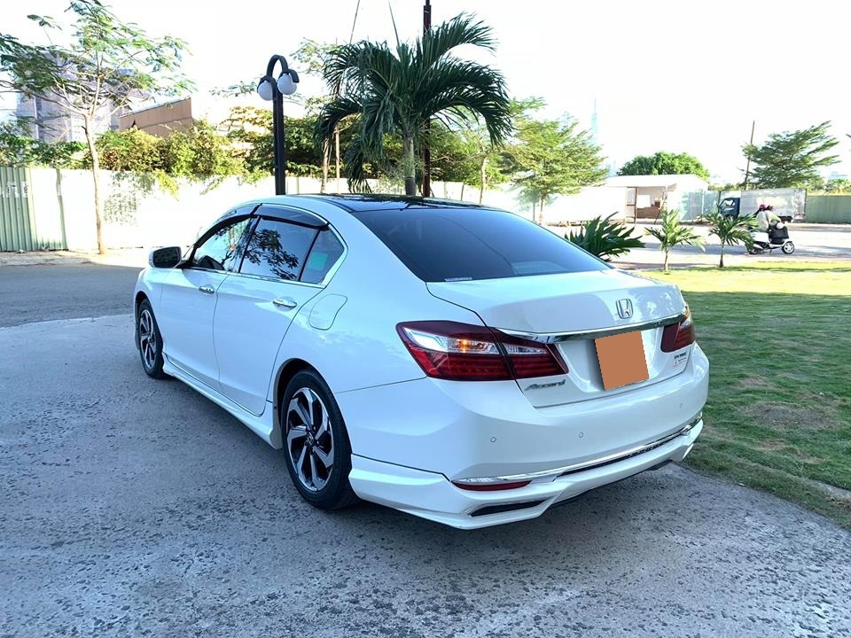 Gia đình cần bán xe Accord 2019, số tự động, bản 2.4