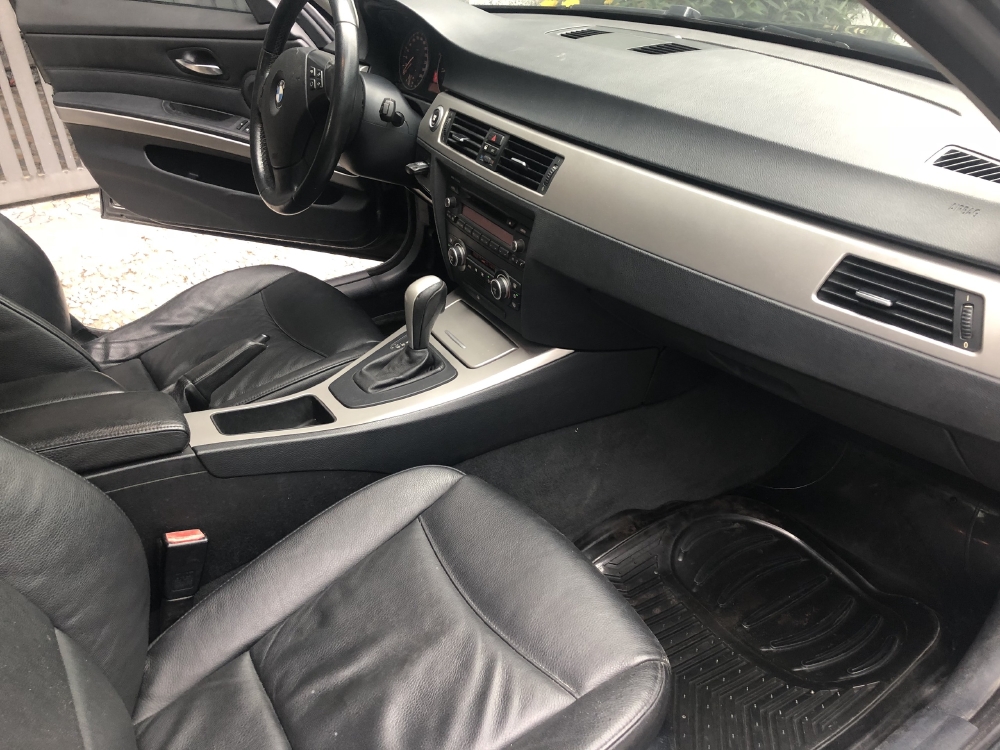 Bán BMW 320I 2008 tự động màu đen sang trọng cực kỳ.