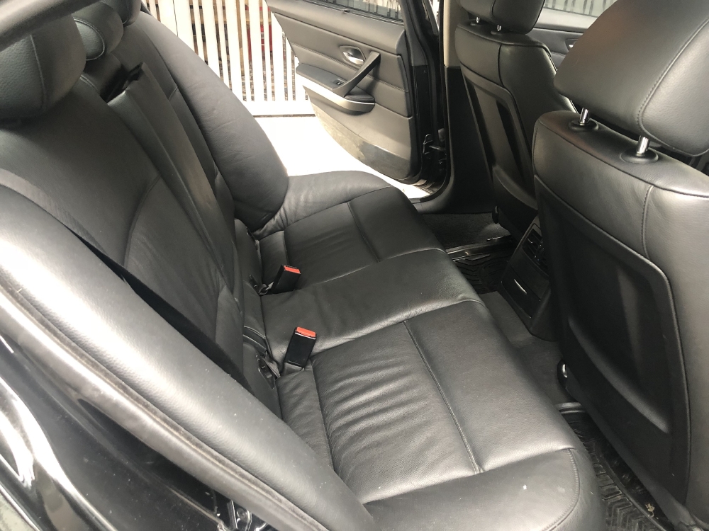 Bán BMW 320I 2008 tự động màu đen sang trọng cực kỳ.