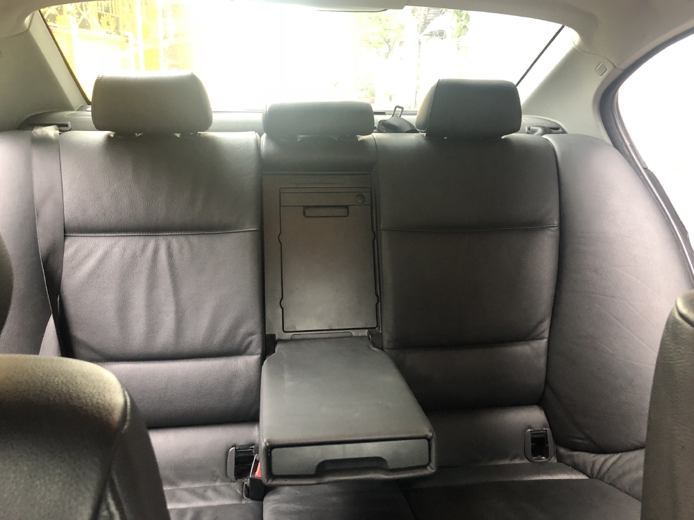 Bán BMW 320I 2008 tự động màu đen sang trọng cực kỳ.