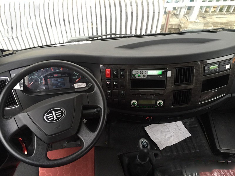 xe tải faw 7.8 tấn thùng dài 9m7-trả trước 300tr có xe
