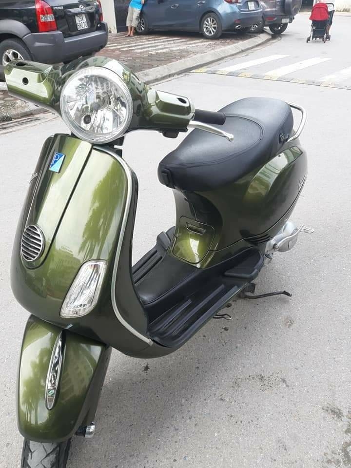 Vespa xanh rêu cần tìm chủ