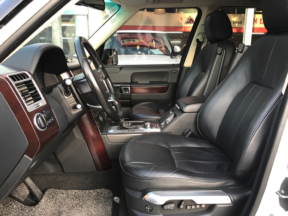 Land Rover HSE 2009 trắng