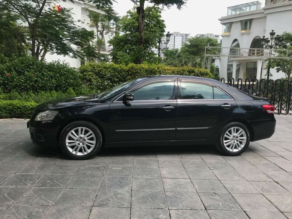 Cần bán xe Toyota Camry 3.5Q 2009 màu đen zin