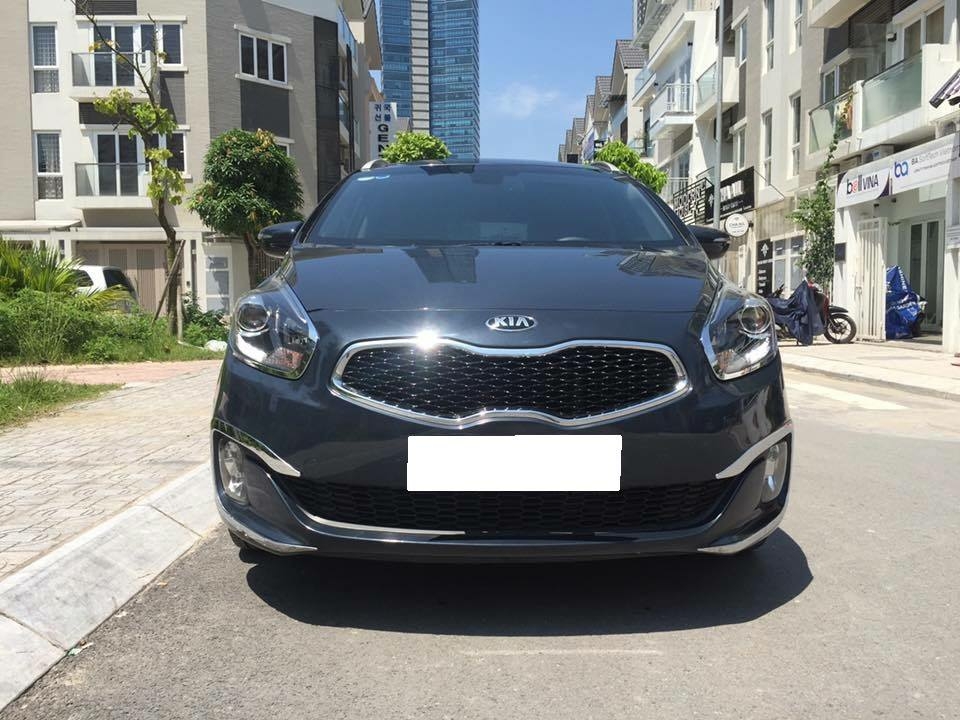 Gia đình cần bán xe Kia Rondo máy dầu 2017 màu xám