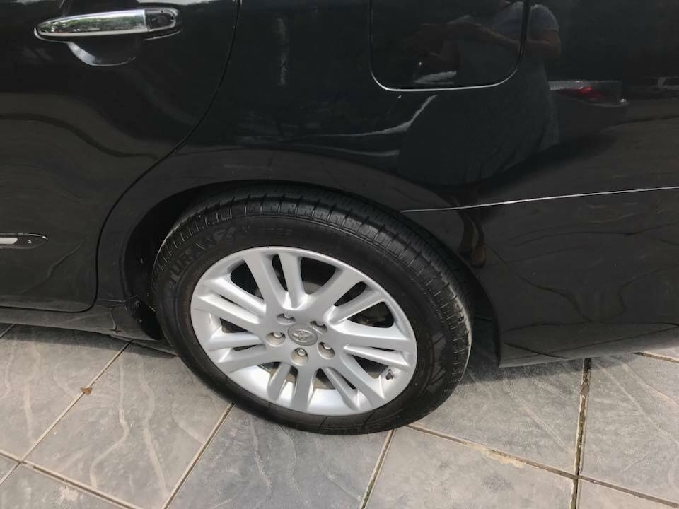 Cần bán xe Toyota Camry 3.5Q 2009 màu đen zin