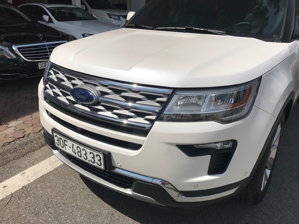 Ford Explorer 2019 trắng