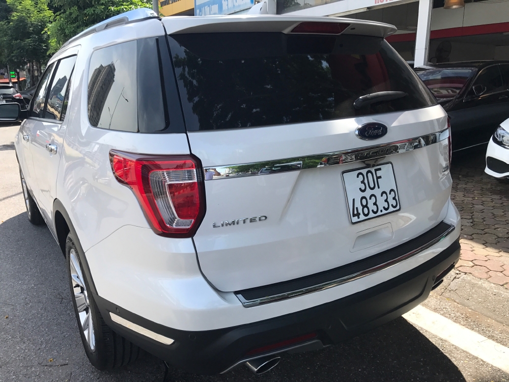 Ford Explorer 2019 trắng