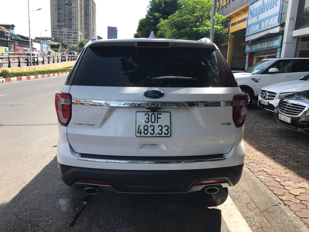 Ford Explorer 2019 trắng