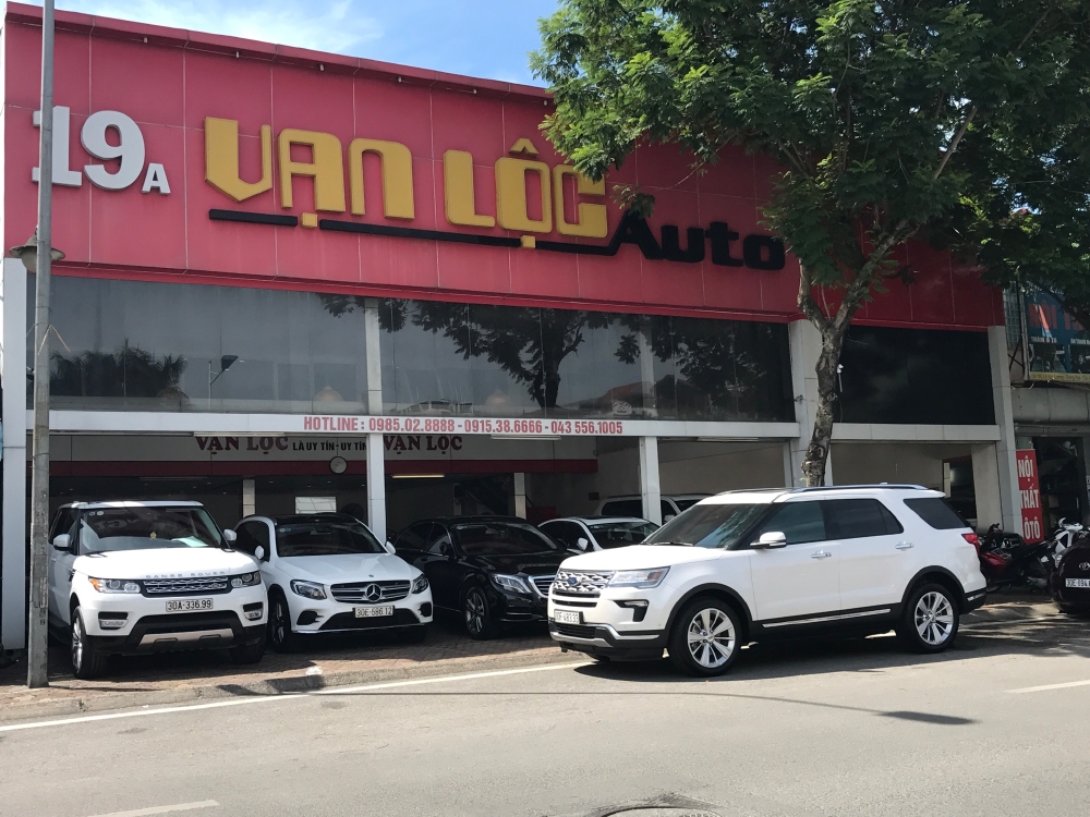 Ford Explorer 2019 trắng