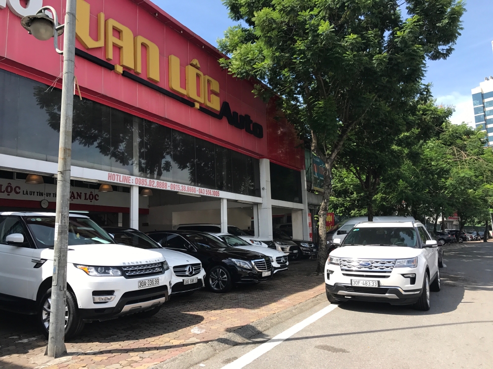 Ford Explorer 2019 trắng