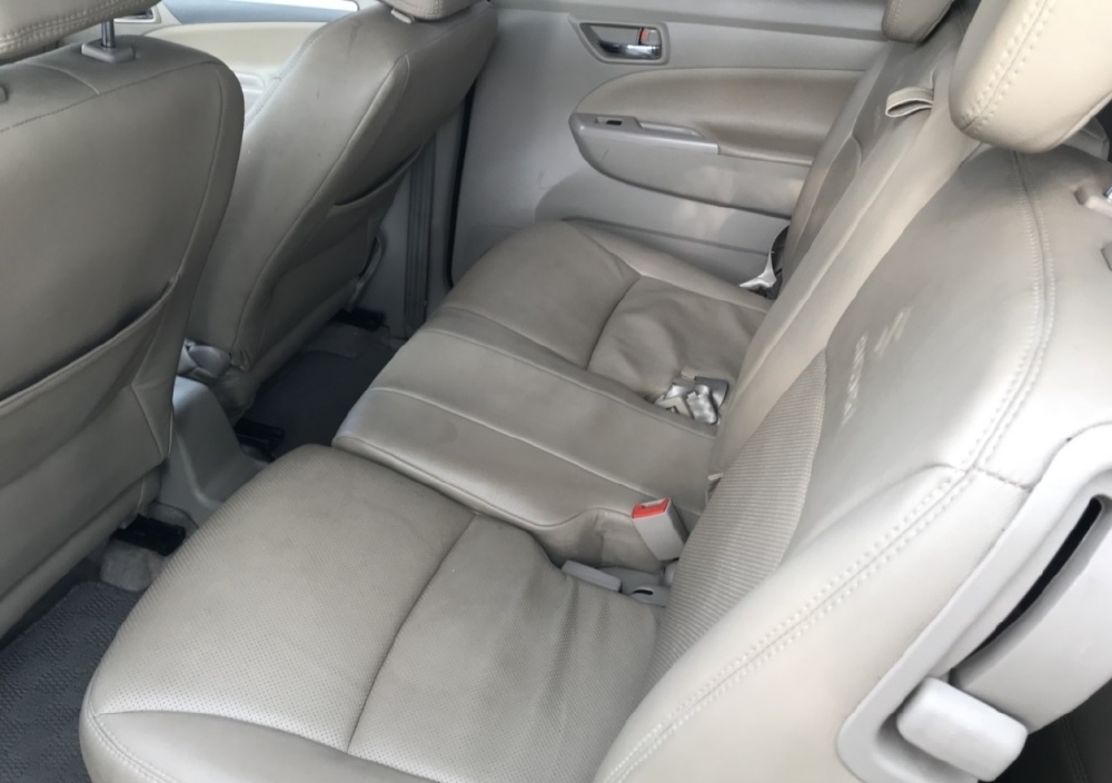 Cần bán xe Suzuki Eartiga 2014 số tự động 7 chỗ, màu vàng cát