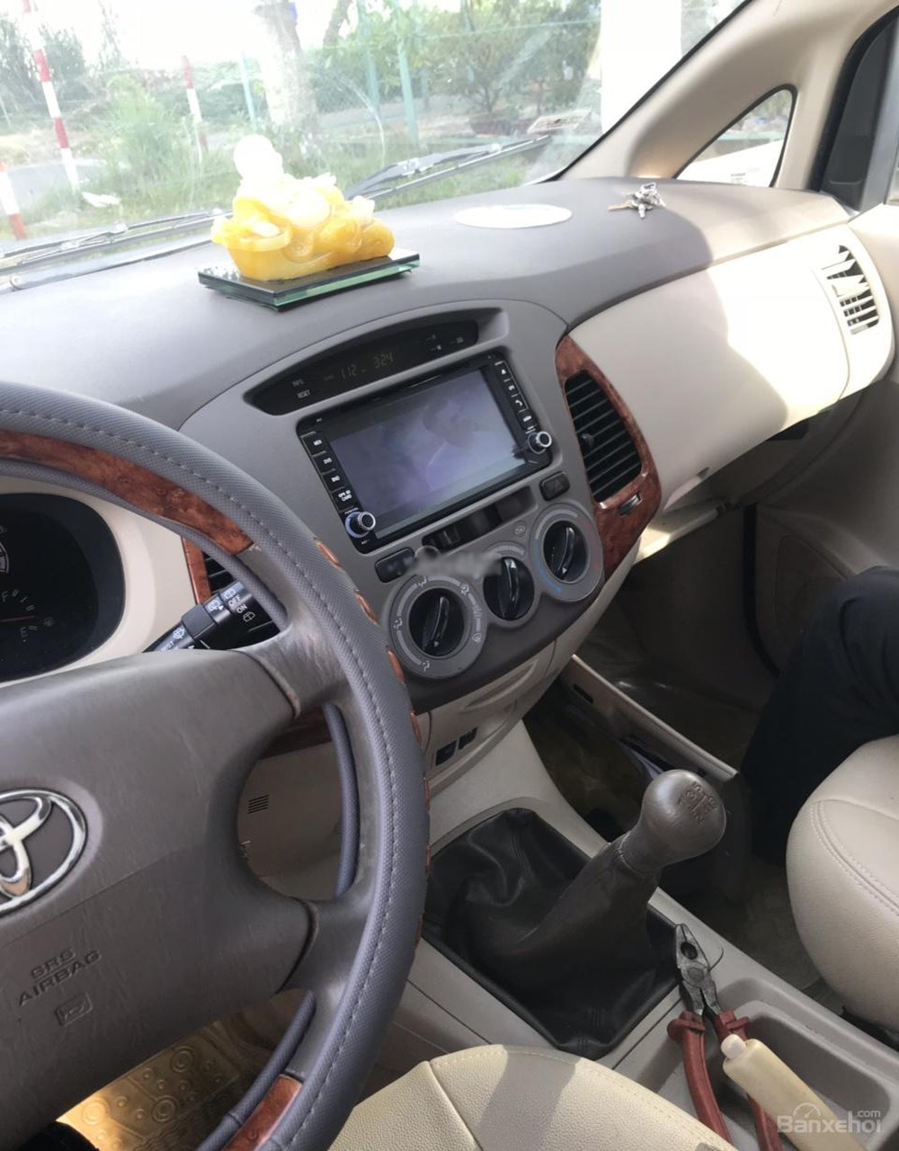 Cần bán Innova 2007, bản G, số sàn, màu bạc gia đình sử dụng