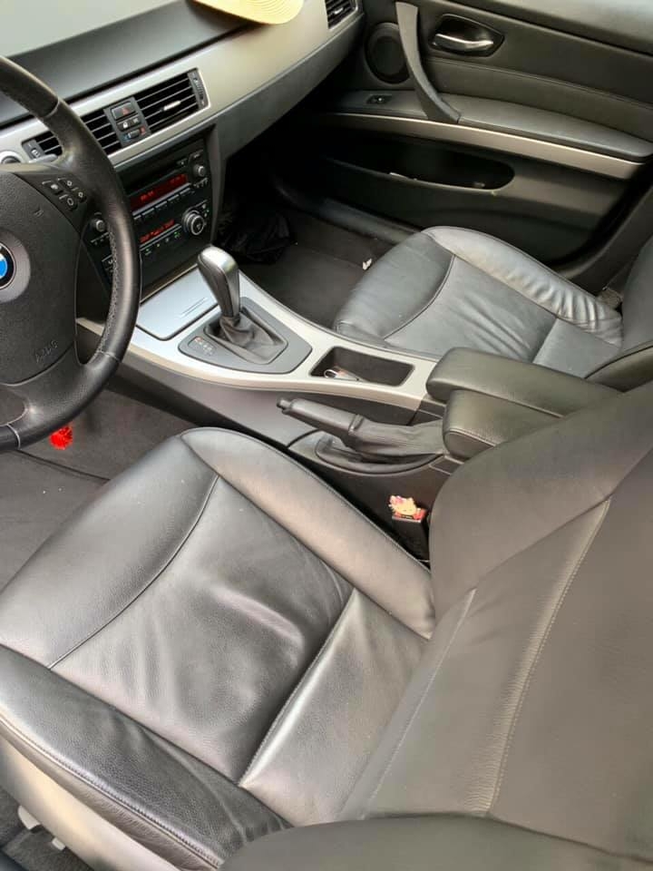 Gia đình cần bán xe Bmw 320i, 2008. số tự động, màu vàng cát