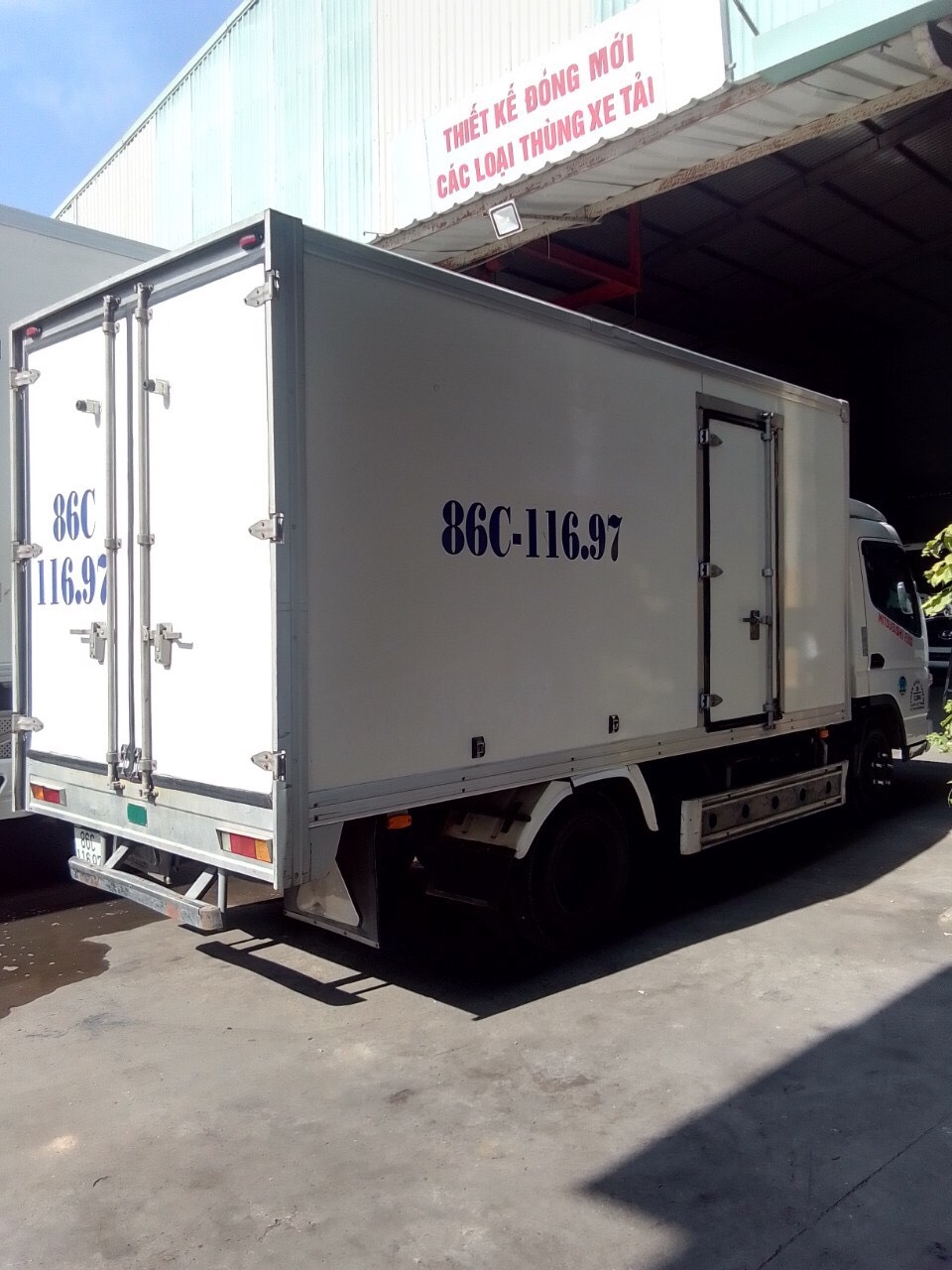 bán xe tải mitshubishi 3t5 đời 2012 thùng kín compusit