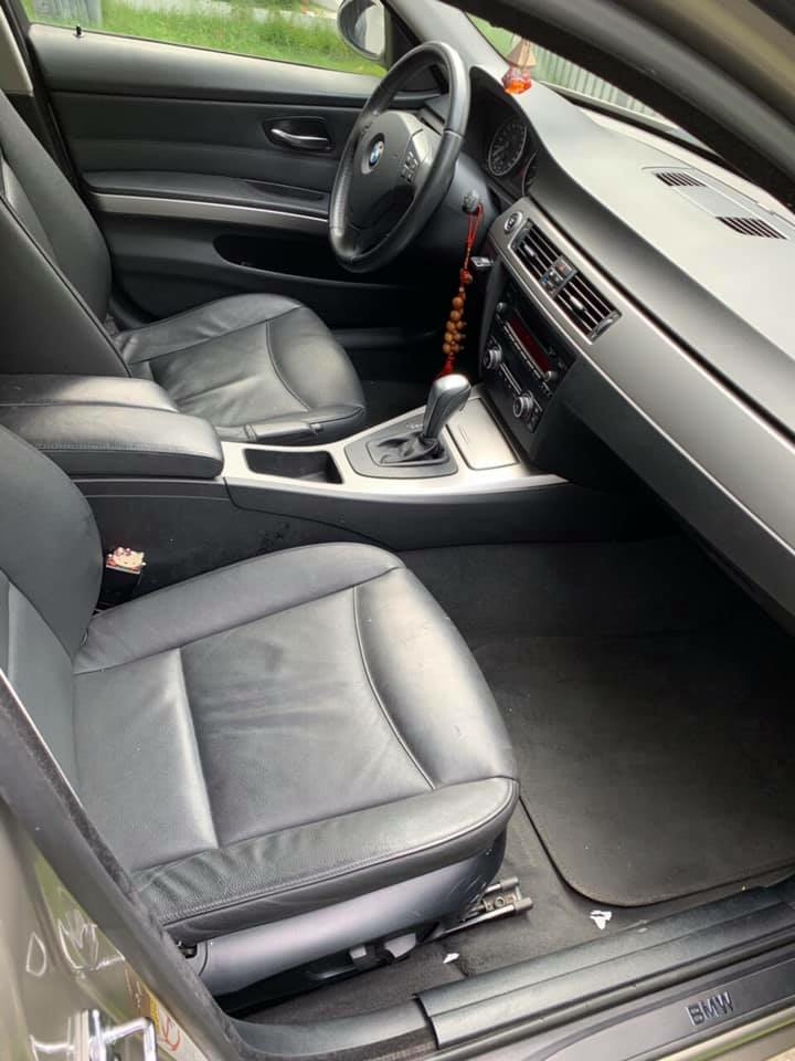 Gia đình cần bán xe Bmw 320i, 2008. số tự động, màu vàng cát