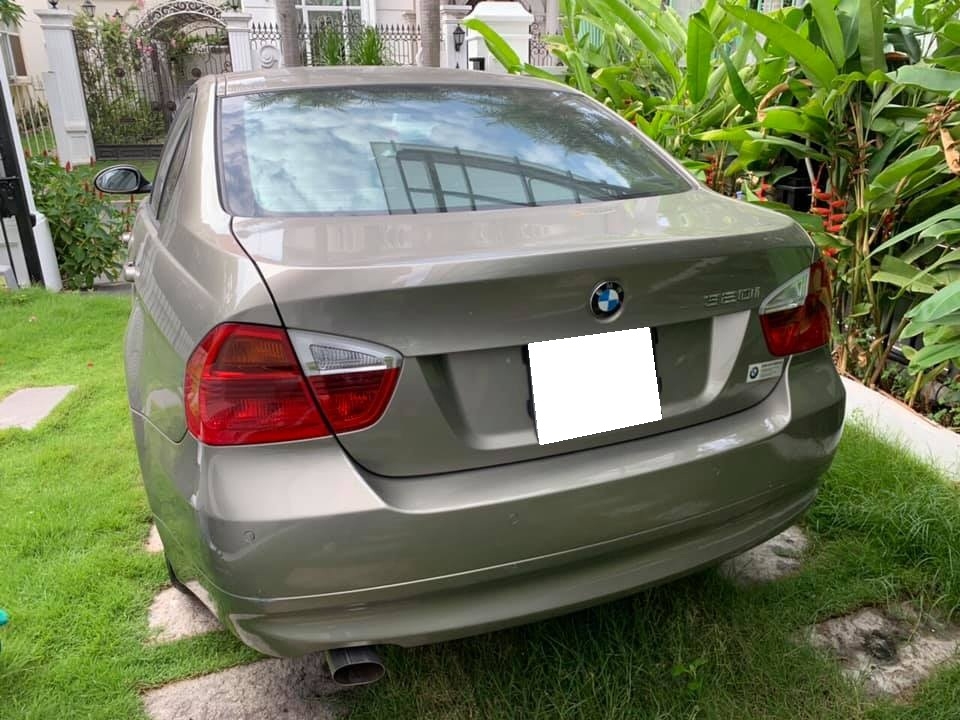 Gia đình cần bán xe Bmw 320i, 2008. số tự động, màu vàng cát