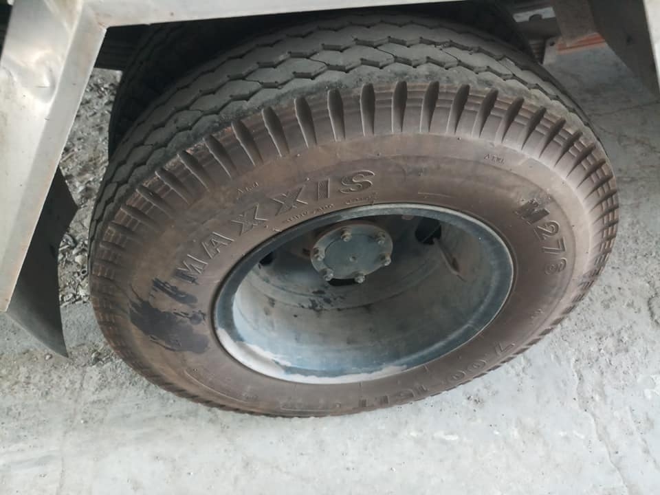 cần bán xe tải isuzu QKR đời 2016 tải 1,85 tấn thùng kín giá tốt trã góp