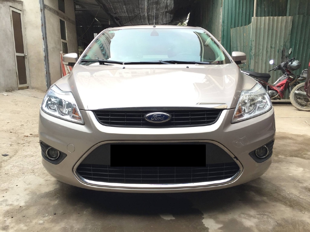 Bán Ford Focus 2012 tự động bản 2.0 màu ghi vàng xe rất đẹp.
