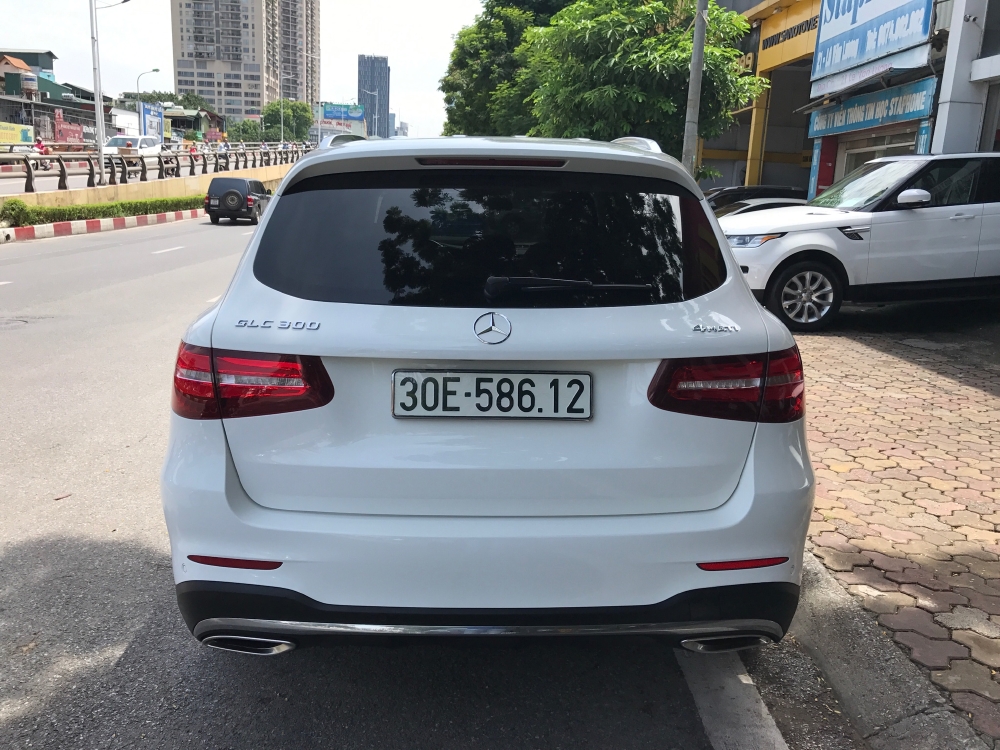 GLC300 model 2017 trắng