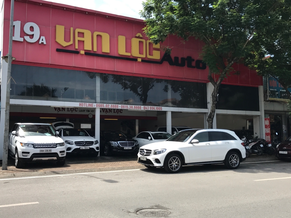 GLC300 model 2017 trắng