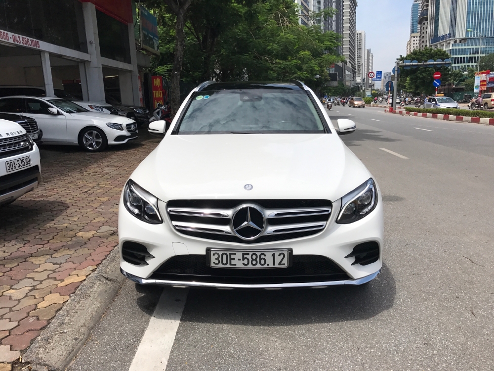 GLC300 model 2017 trắng