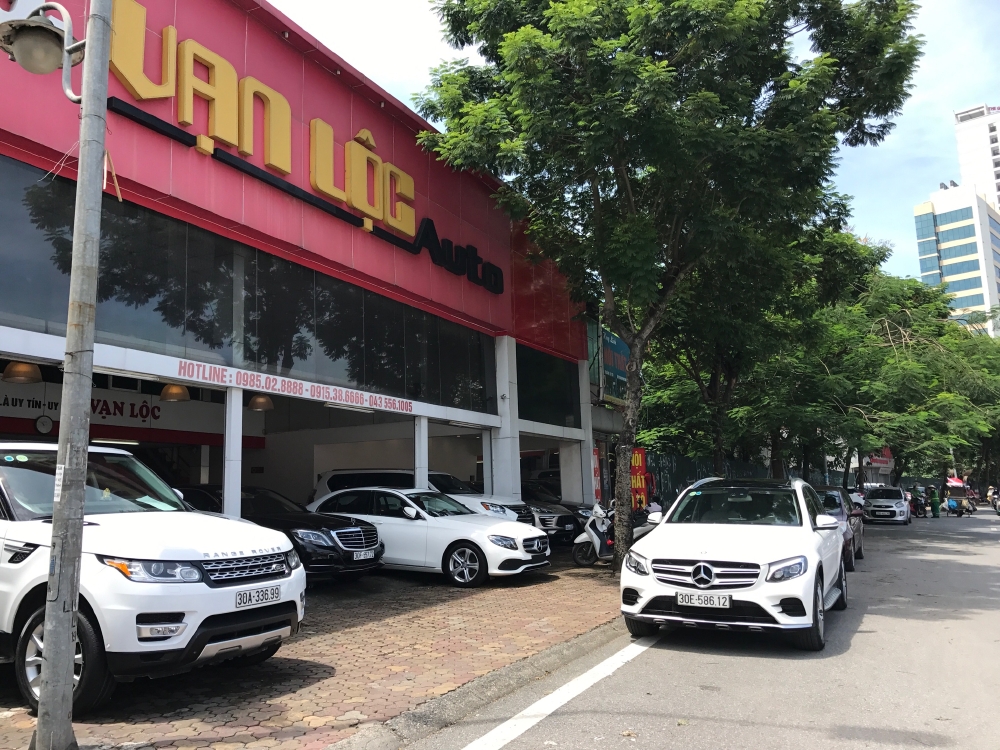 GLC300 model 2017 trắng