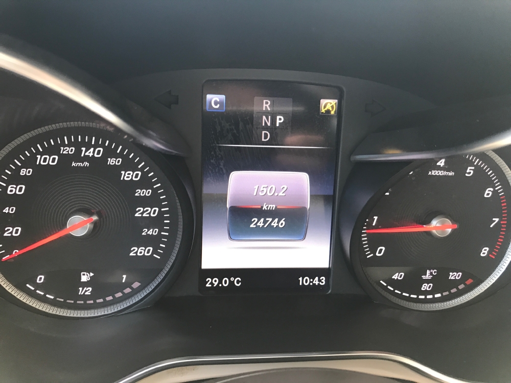 GLC300 model 2017 trắng