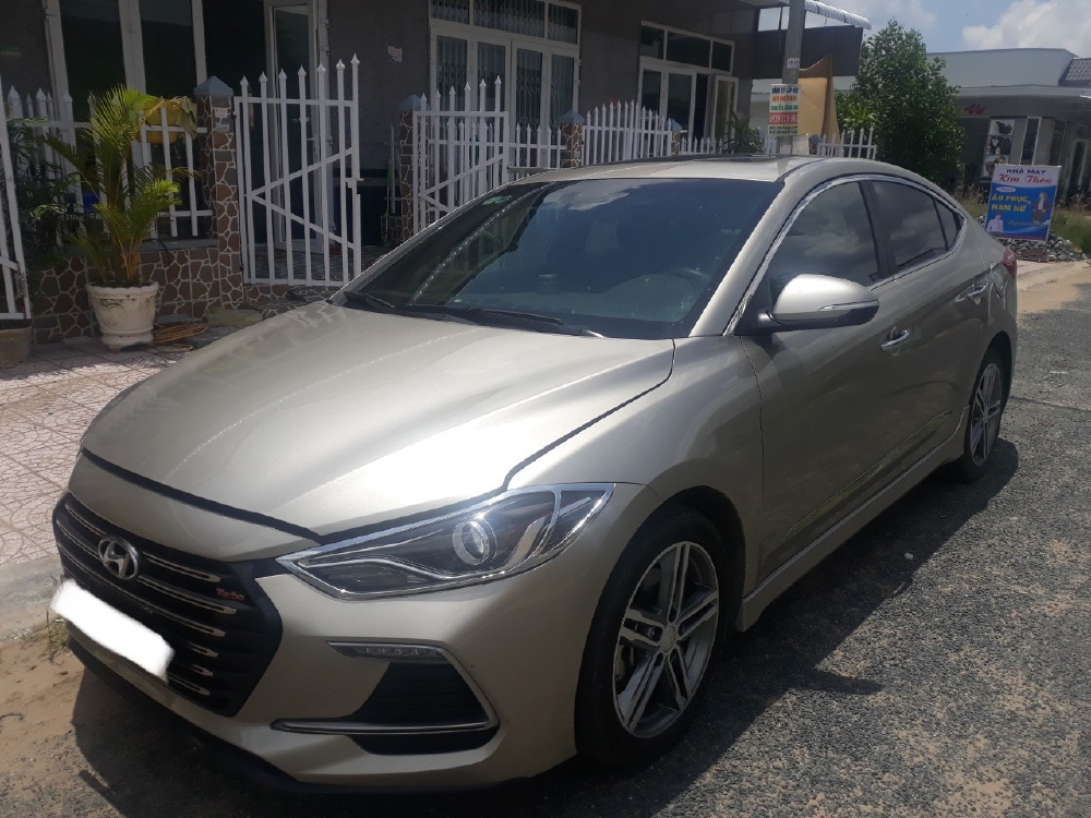 Hãng bán Elantra Sport 2018, màu vàng be, đúng chất, giá TL