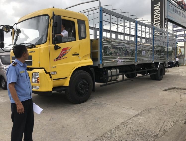 Dongfengb180 báo giá xe tải dongfeng b180 nhập khẩu tiêu chuẩn Euro V