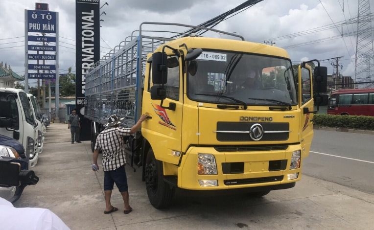 Dongfengb180 báo giá xe tải dongfeng b180 nhập khẩu tiêu chuẩn Euro V