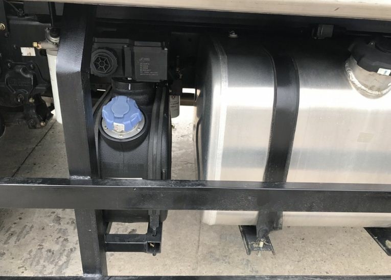Dongfengb180 báo giá xe tải dongfeng b180 nhập khẩu tiêu chuẩn Euro V