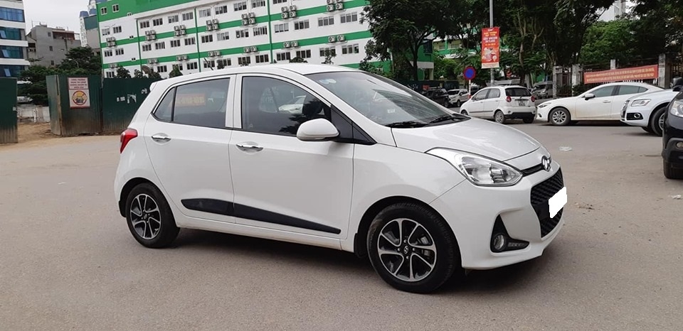 Gia đình cần bán I10, sản xuất 2018, số sàn, bản 1.25,