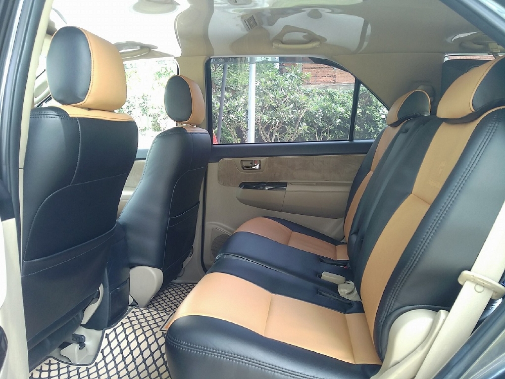 Cần bán xe Toyota Fortuner 2015 mt dầu màu xám chì zin