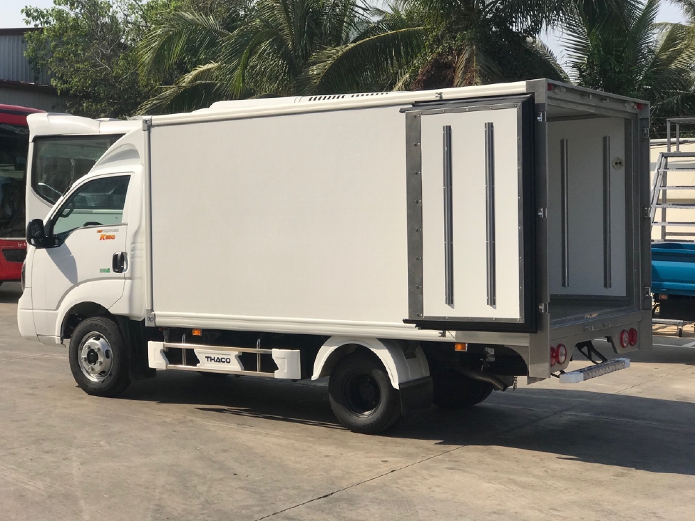 Xe tải K250 thùng đông lạnh tải trọng 1990 kg lưu thông quận 1