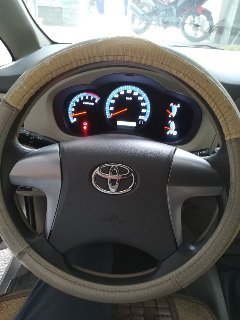 Hãng bán Innova E 2016, màu bạc, đúng chất, giá TL, hổ trợ góp